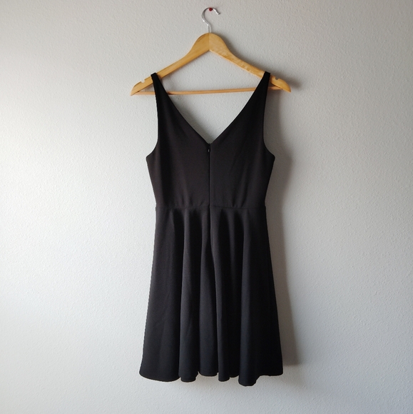 Lulu's Black Sleeveless Pleated Dress - Picture 2 of 6